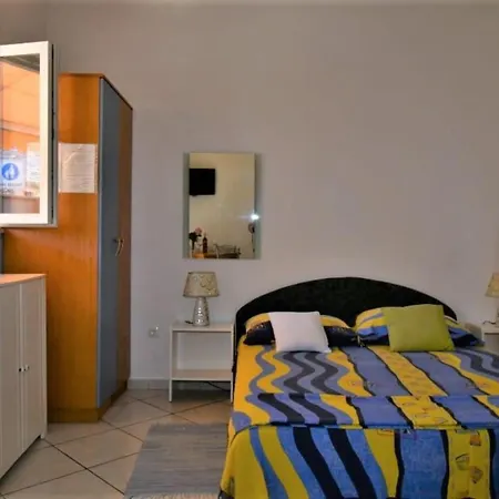 Studio Apartment Supetar