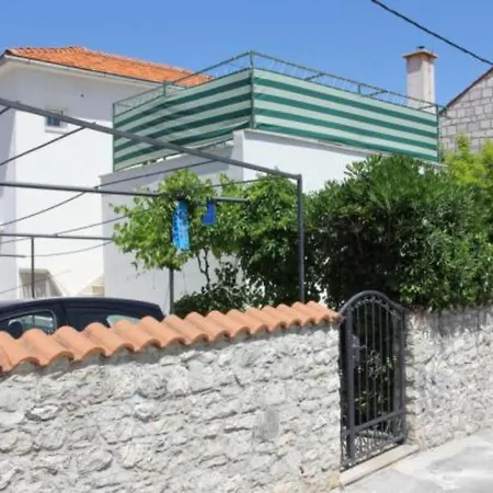 Studio Apartment Apartment Supetar