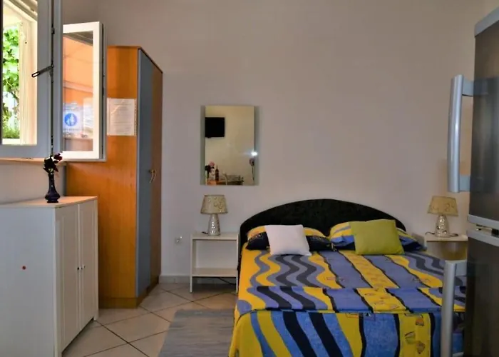 Studio Apartment Supetar